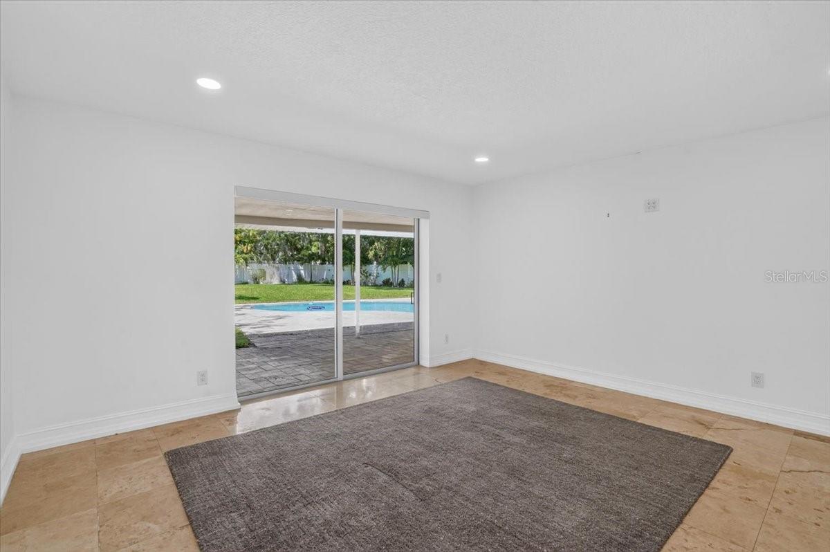 1709 ANASTASIA Way ST PETERSBURG, FL 33712
