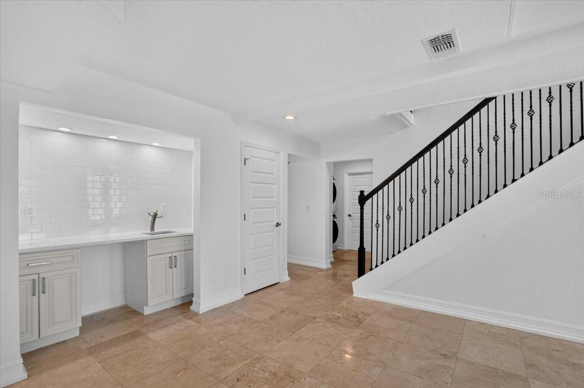 1709 ANASTASIA Way ST PETERSBURG, FL 33712