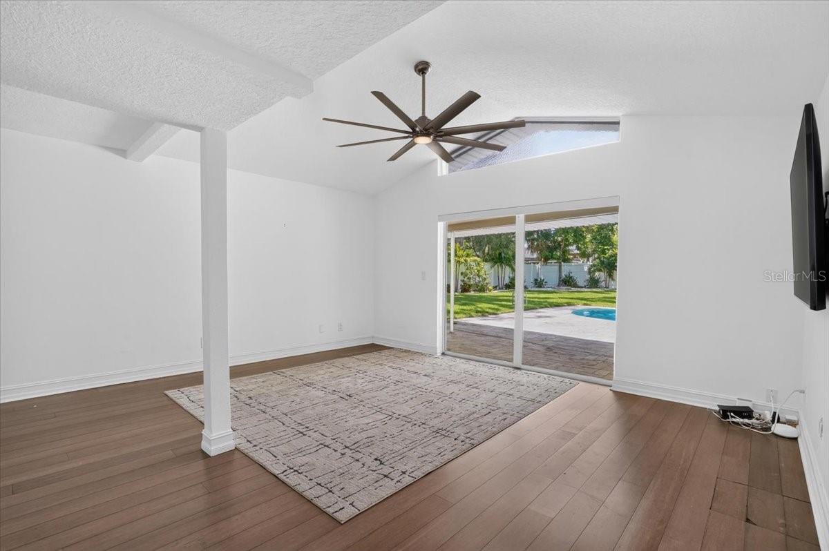 1709 ANASTASIA Way ST PETERSBURG, FL 33712