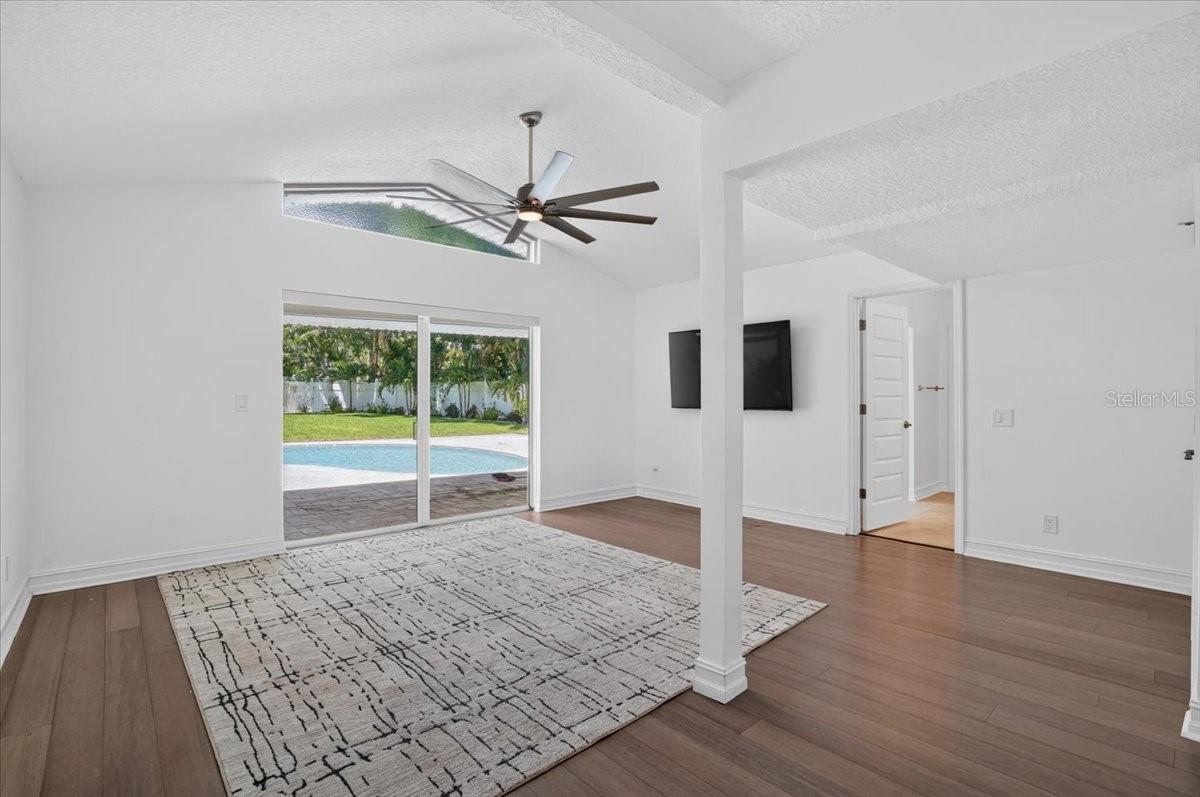 1709 ANASTASIA Way ST PETERSBURG, FL 33712