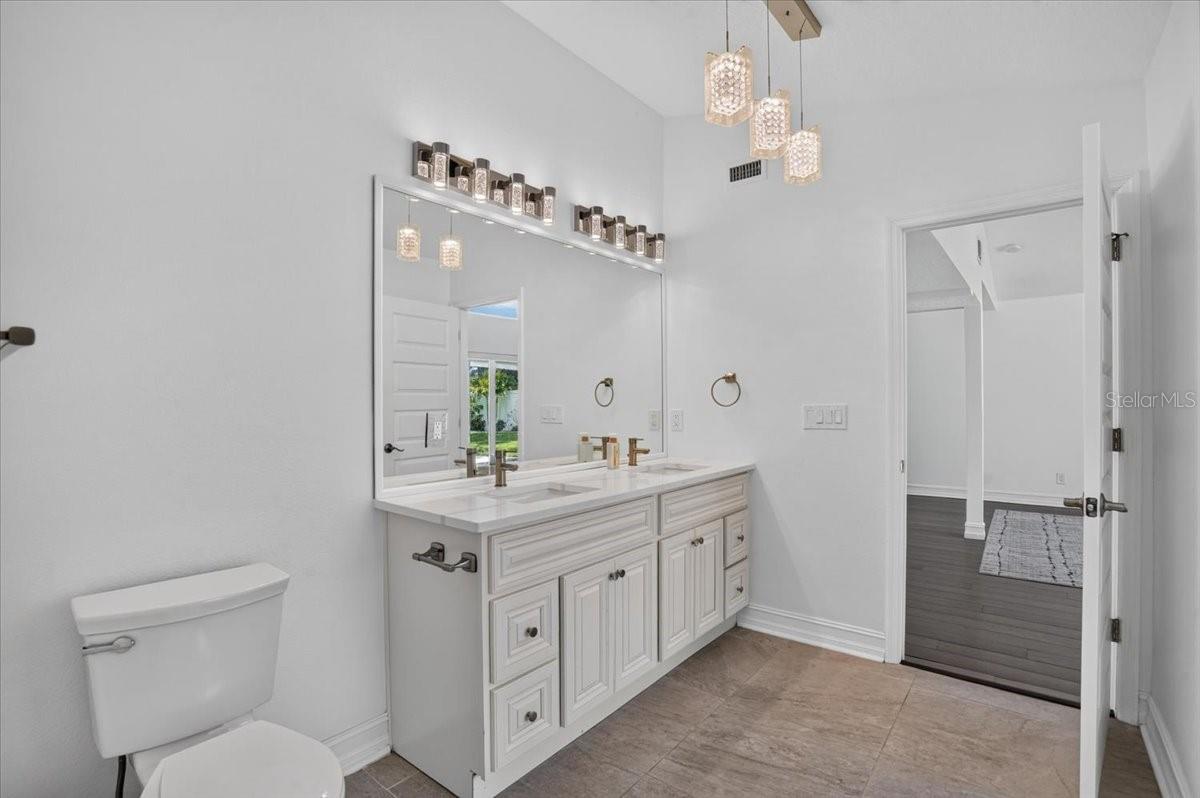 1709 ANASTASIA Way ST PETERSBURG, FL 33712