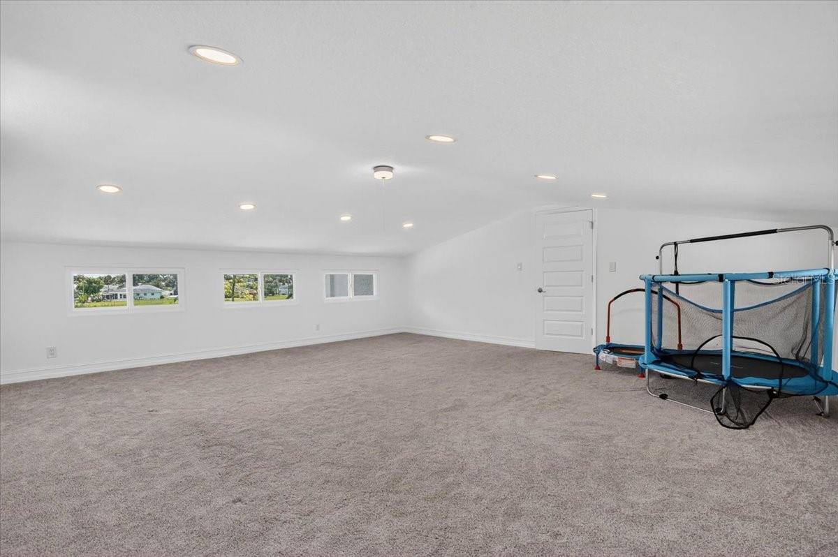 1709 ANASTASIA Way ST PETERSBURG, FL 33712