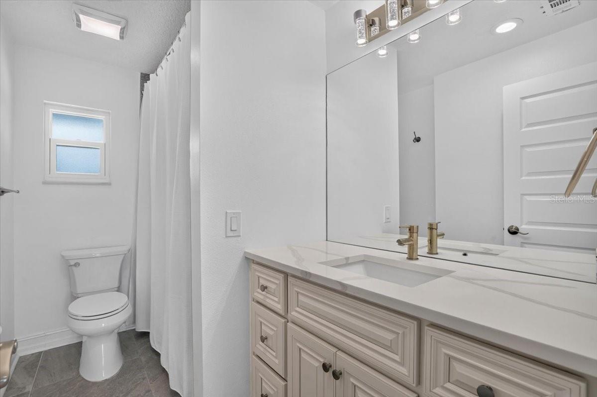 1709 ANASTASIA Way ST PETERSBURG, FL 33712