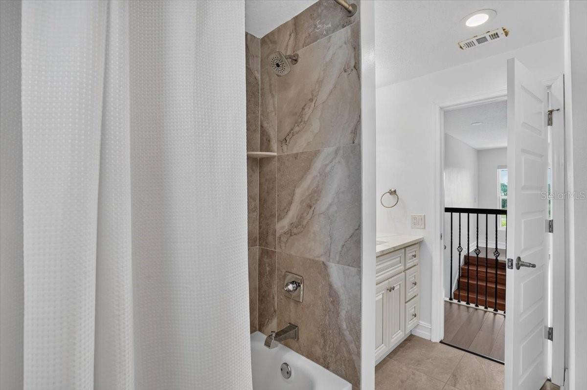 1709 ANASTASIA Way ST PETERSBURG, FL 33712