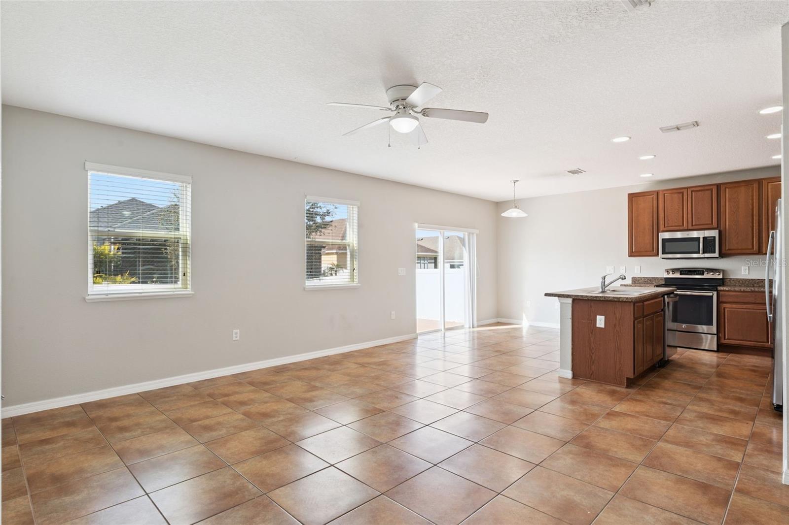 1038 SUFFRAGETTE Cir HAINES CITY, FL 33844