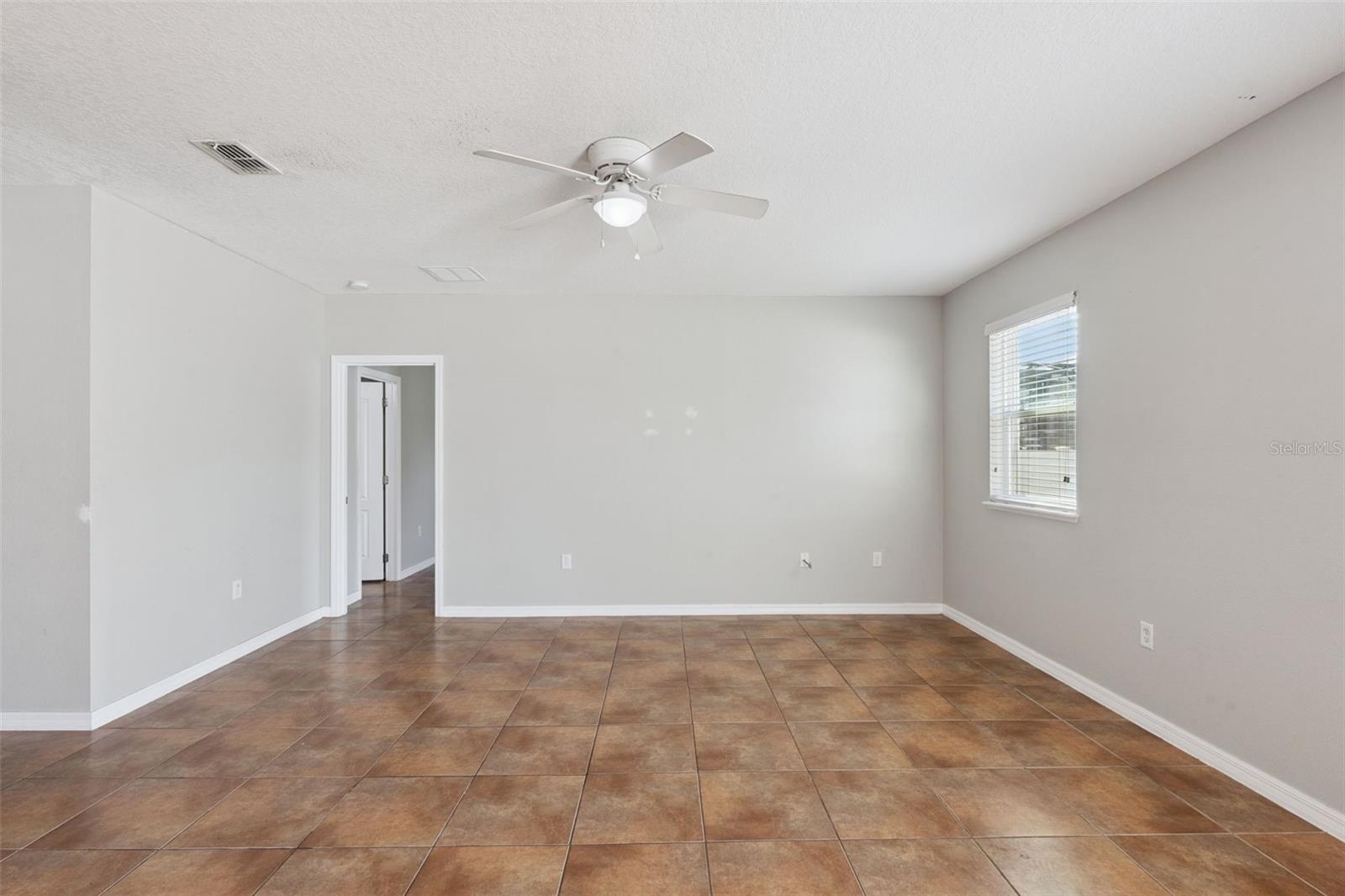 1038 SUFFRAGETTE Cir HAINES CITY, FL 33844