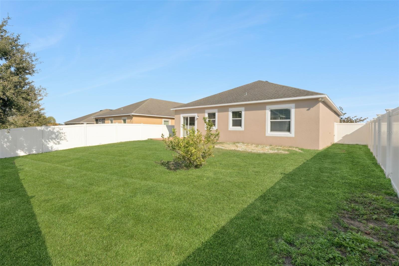 1038 SUFFRAGETTE Cir HAINES CITY, FL 33844