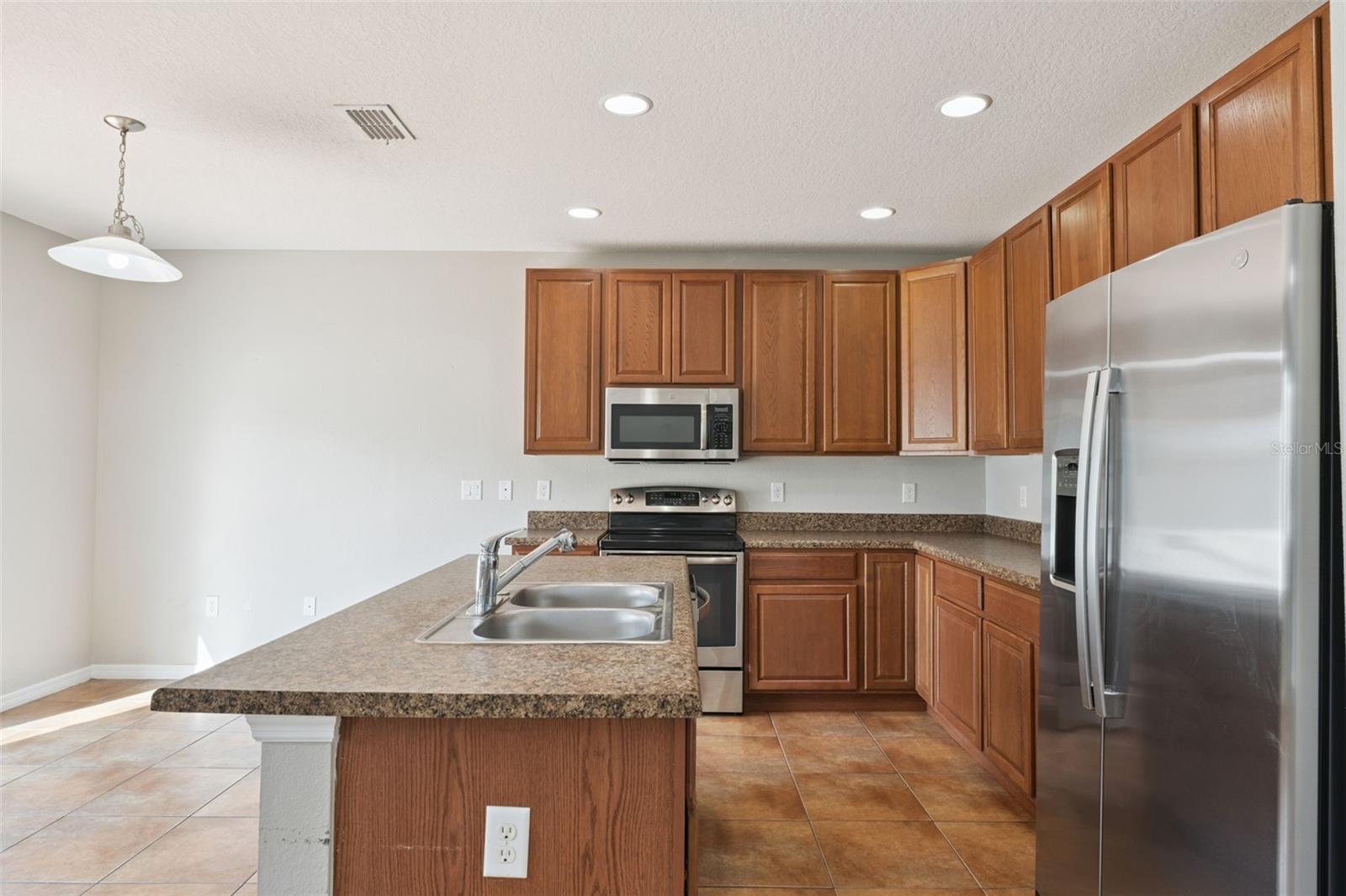 1038 SUFFRAGETTE Cir HAINES CITY, FL 33844