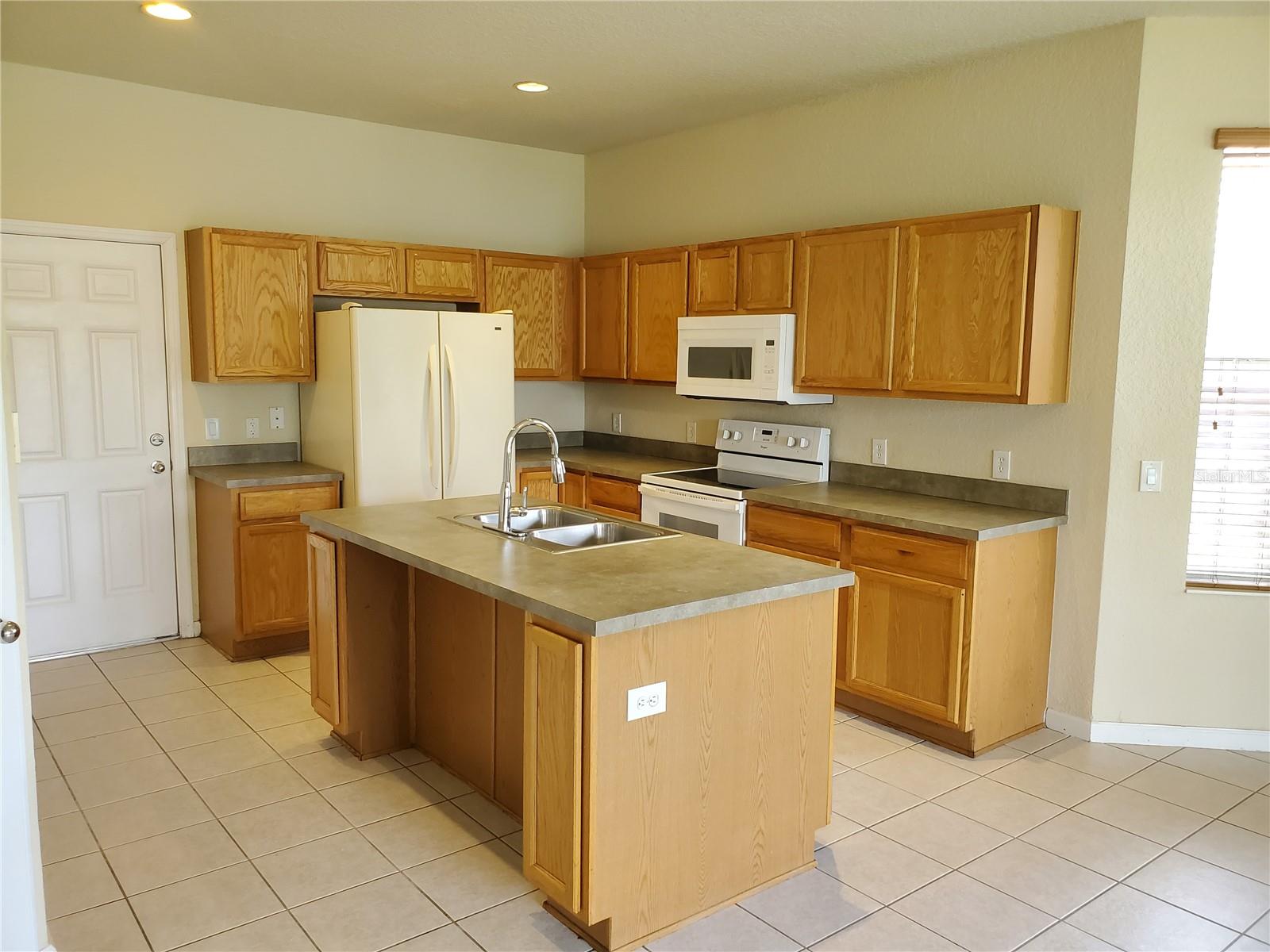 5584 SW 39TH St OCALA, FL 34474