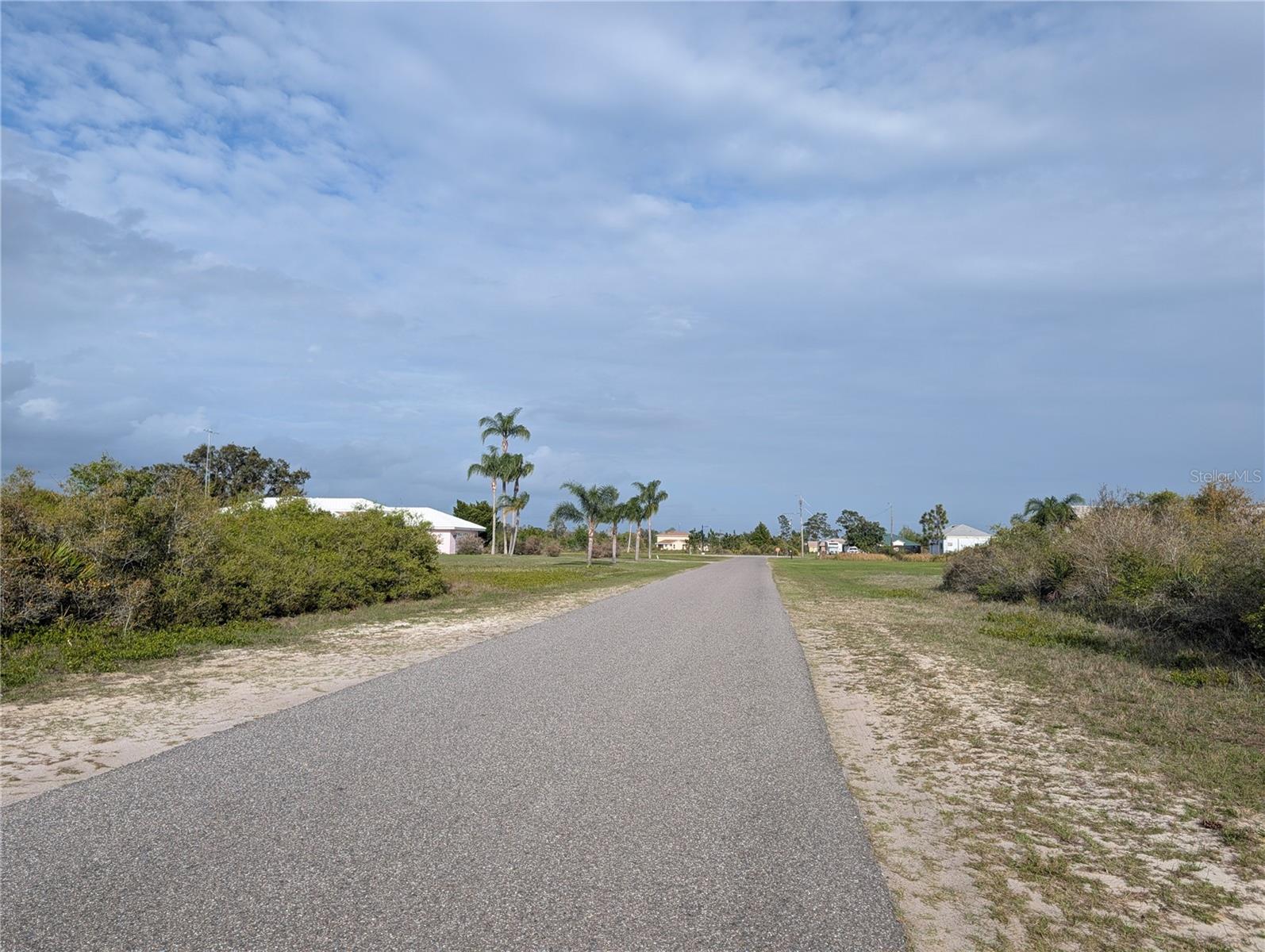 12 POINCIANA Dr INDIAN LAKE ESTATES, FL 33855