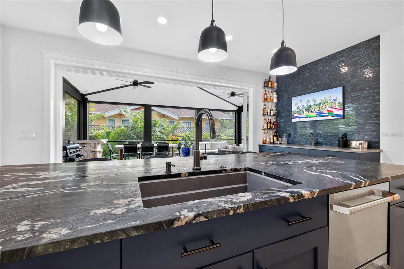 2822 BURLINGTON Ave ST PETERSBURG, FL 33713