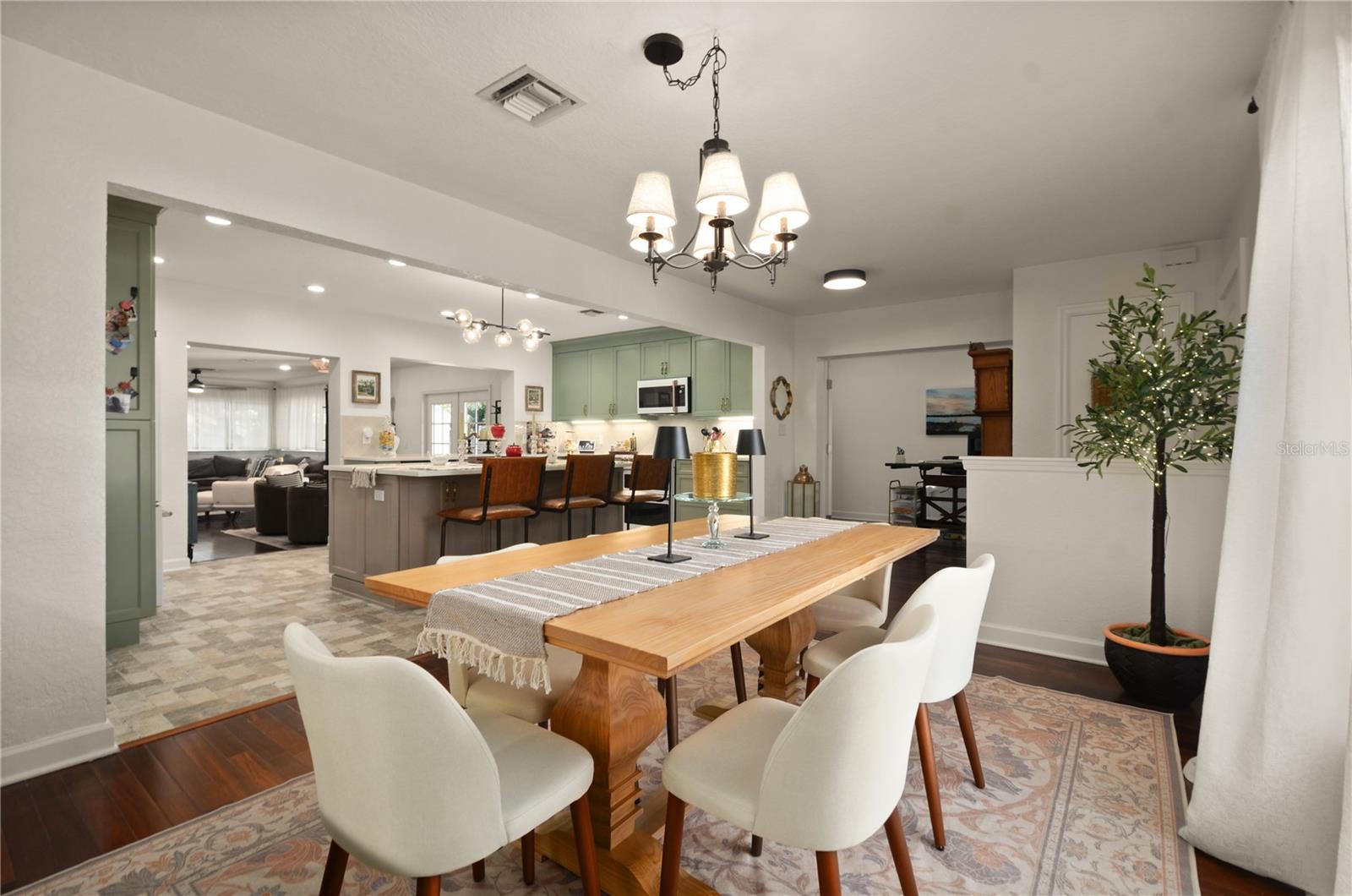 1304 GOLFVIEW St ORLANDO, FL 32804