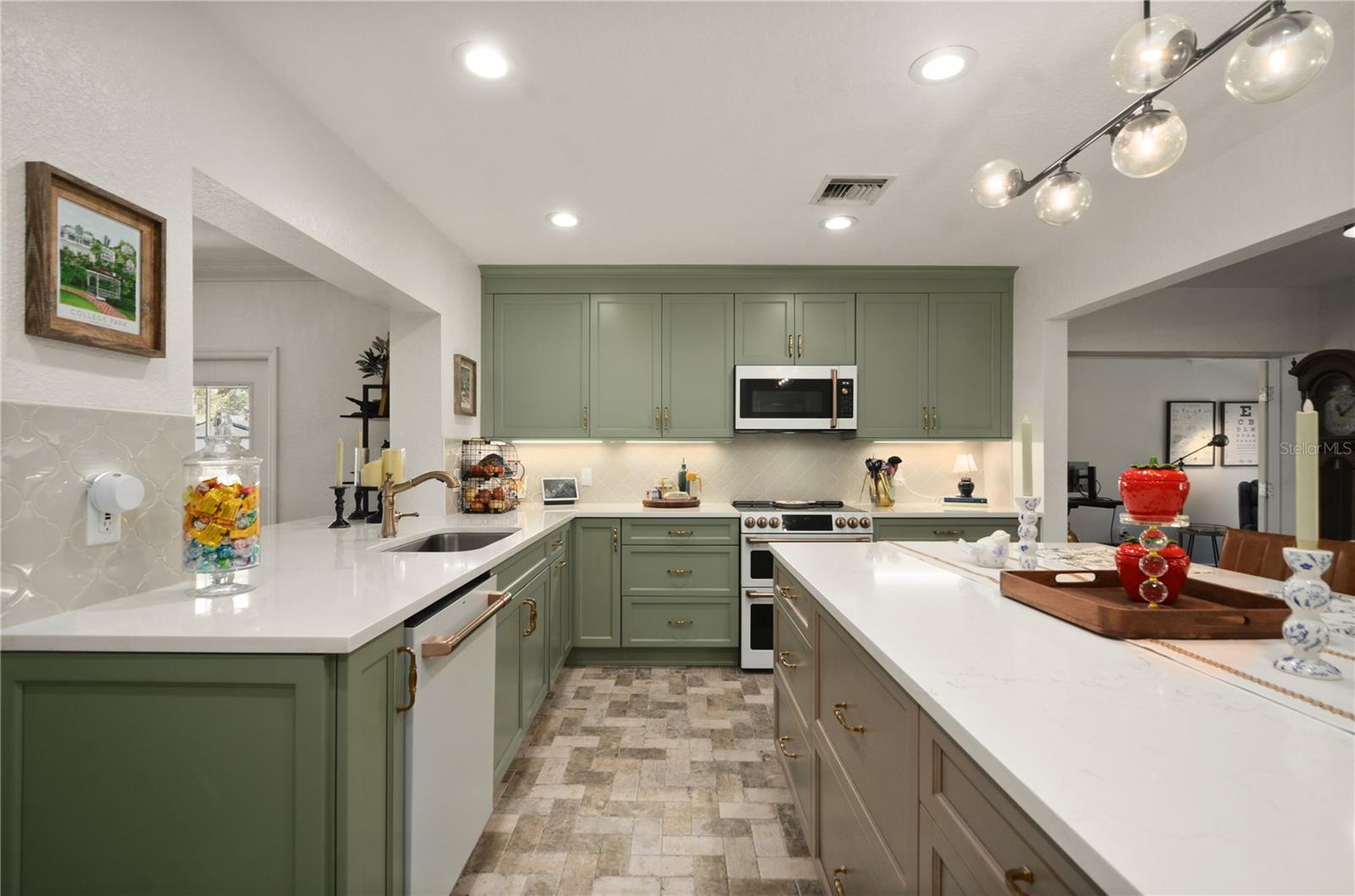 1304 GOLFVIEW St ORLANDO, FL 32804