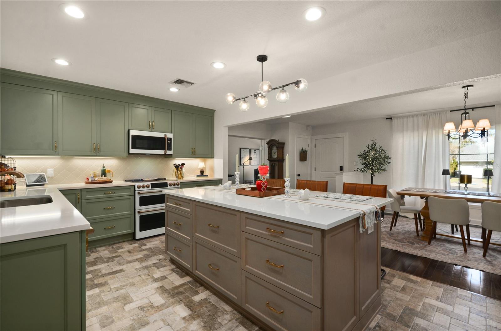 1304 GOLFVIEW St ORLANDO, FL 32804