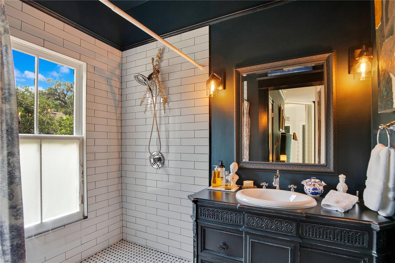 614 Lk Ave ORLANDO, FL 32801