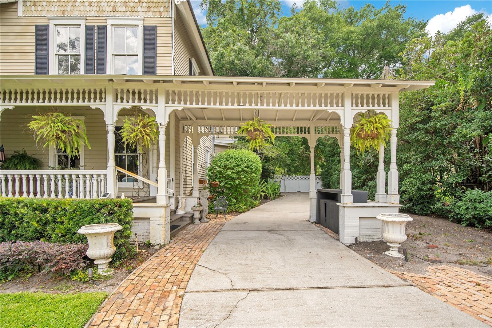 614 Lk Ave ORLANDO, FL 32801