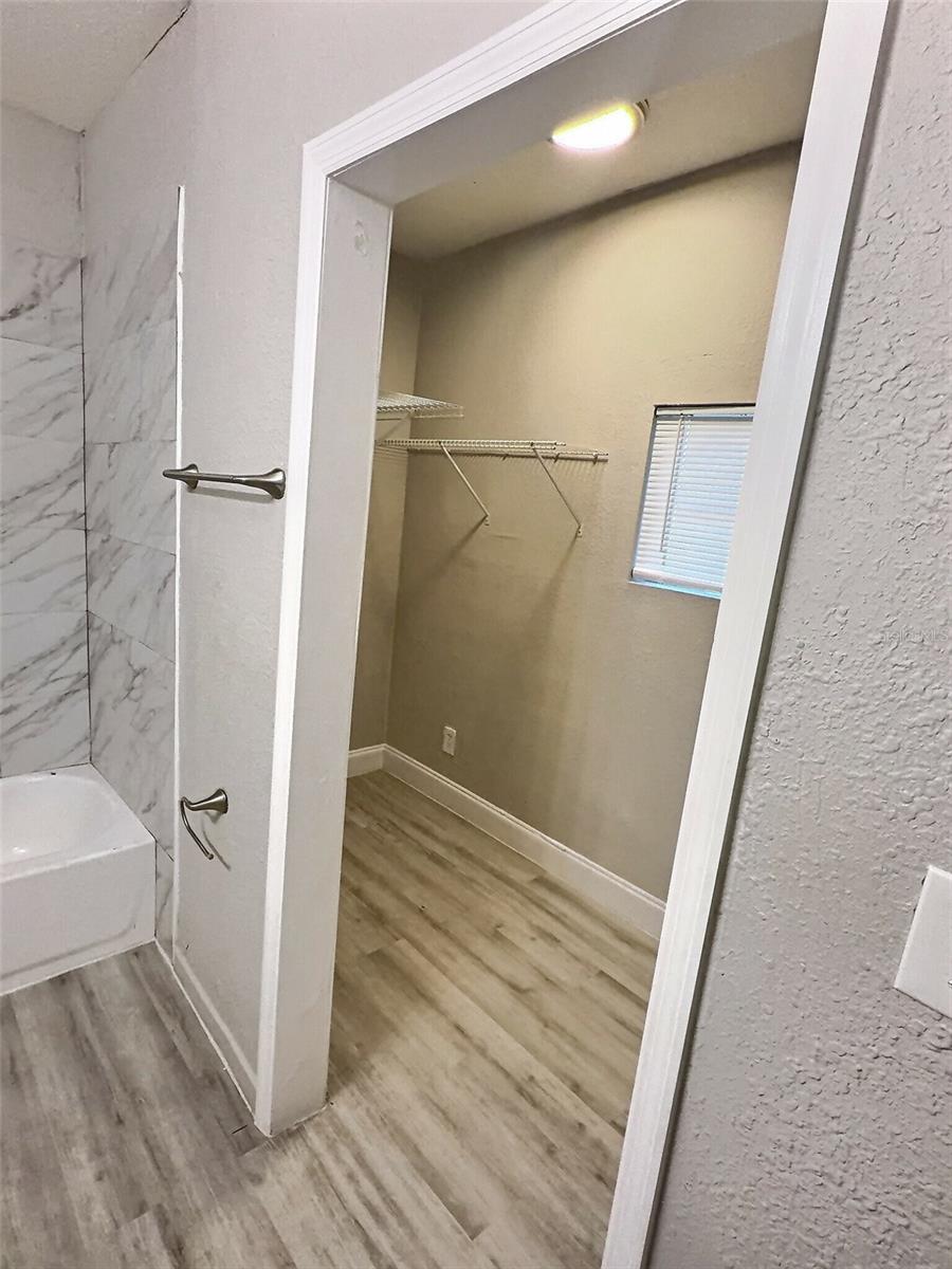 102 QUINTARD Ave ORLANDO, FL 32811