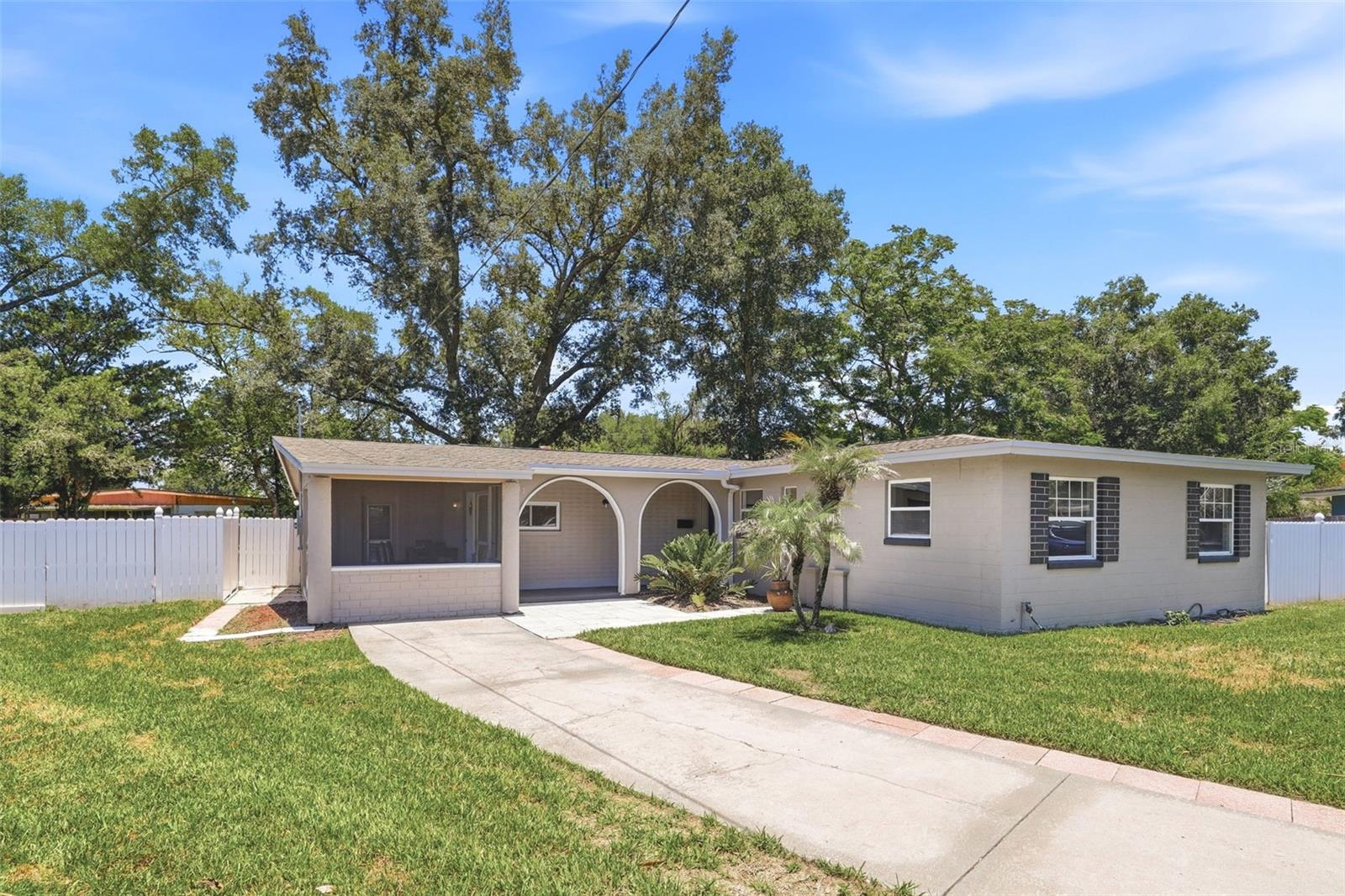 511 OXFORD Ct ORLANDO, FL 32803