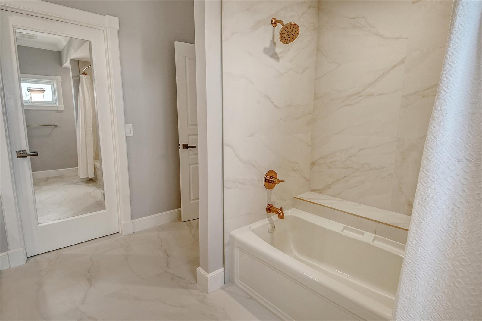 1541 BAY Pt Dr SARASOTA, FL 34236