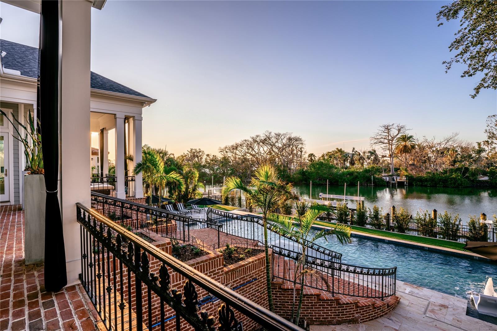 1541 BAY Pt Dr SARASOTA, FL 34236