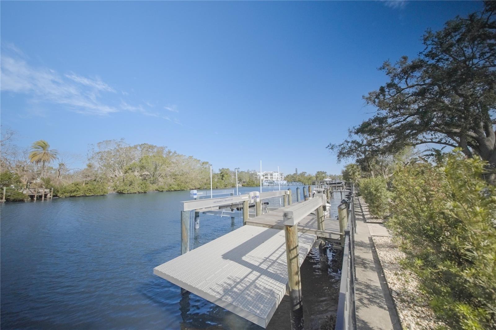 1541 BAY Pt Dr SARASOTA, FL 34236