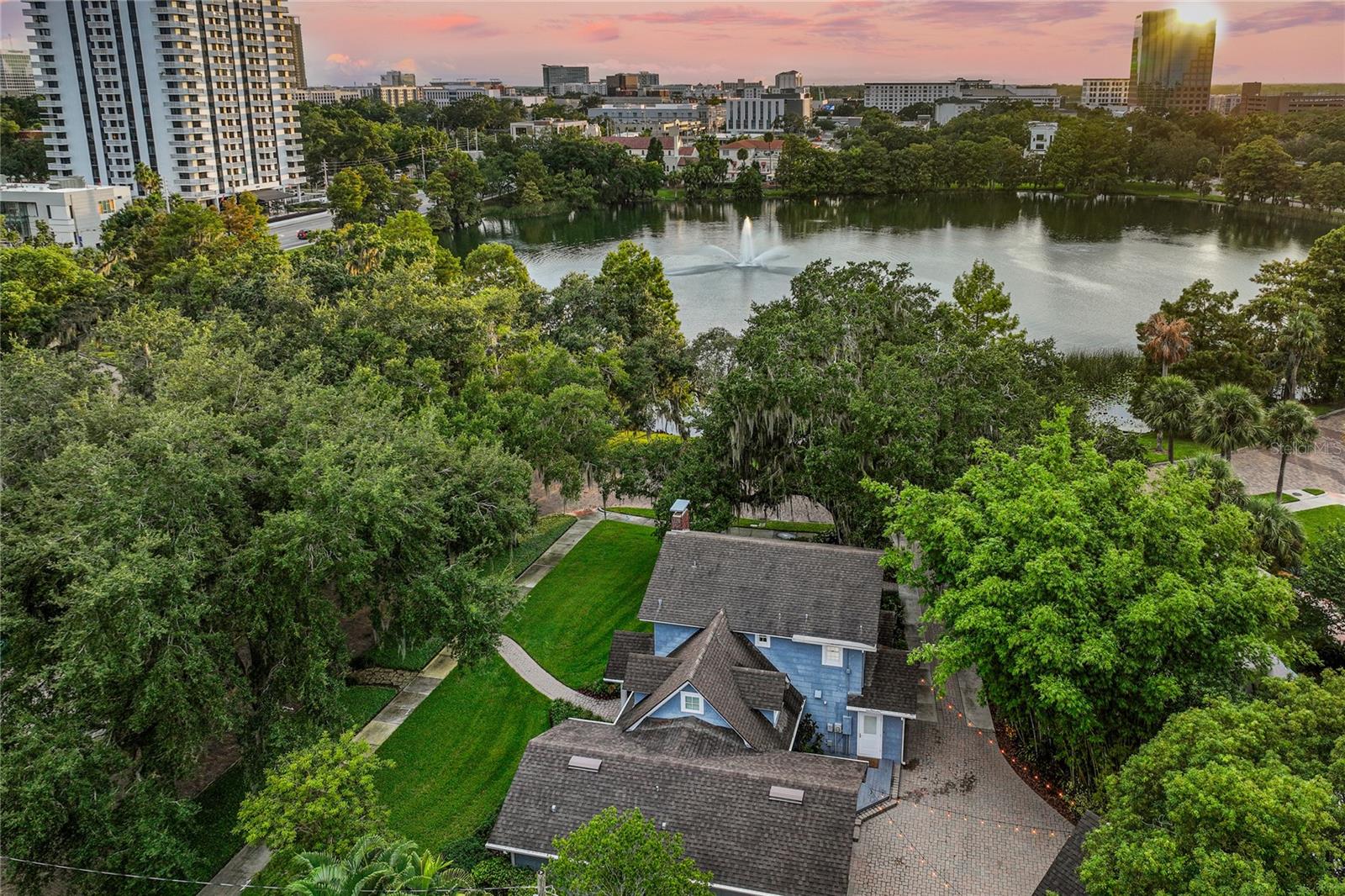 727 Park Lk Cir ORLANDO, FL 32803