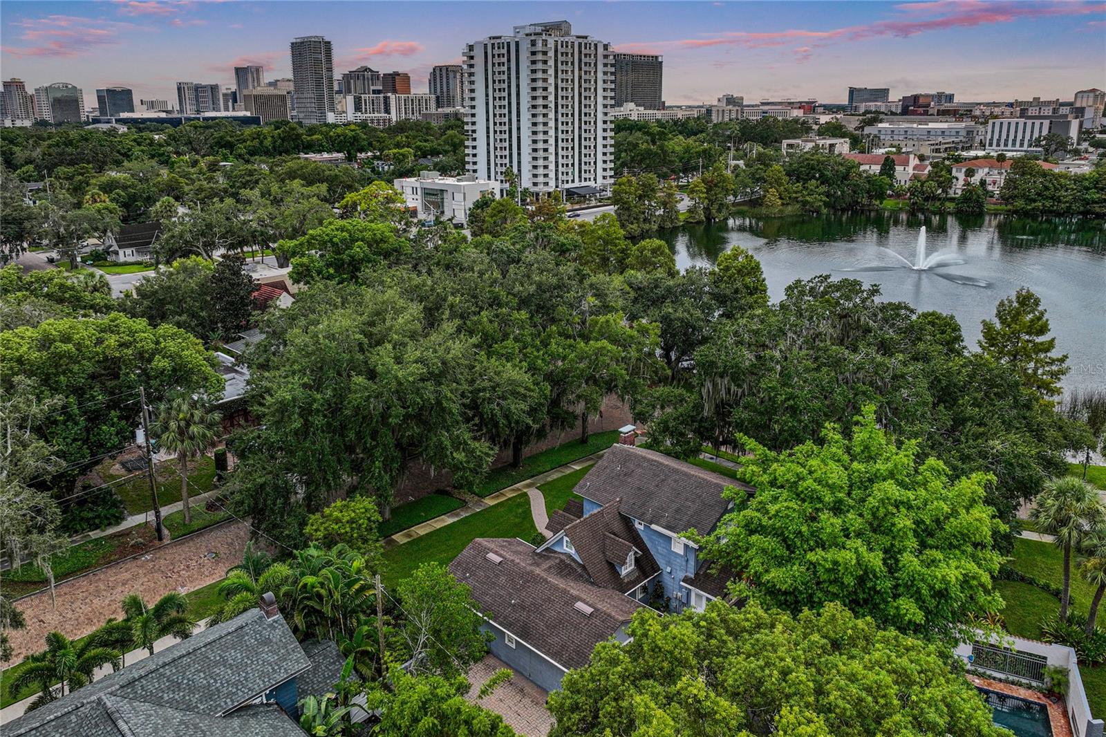 727 Park Lk Cir ORLANDO, FL 32803