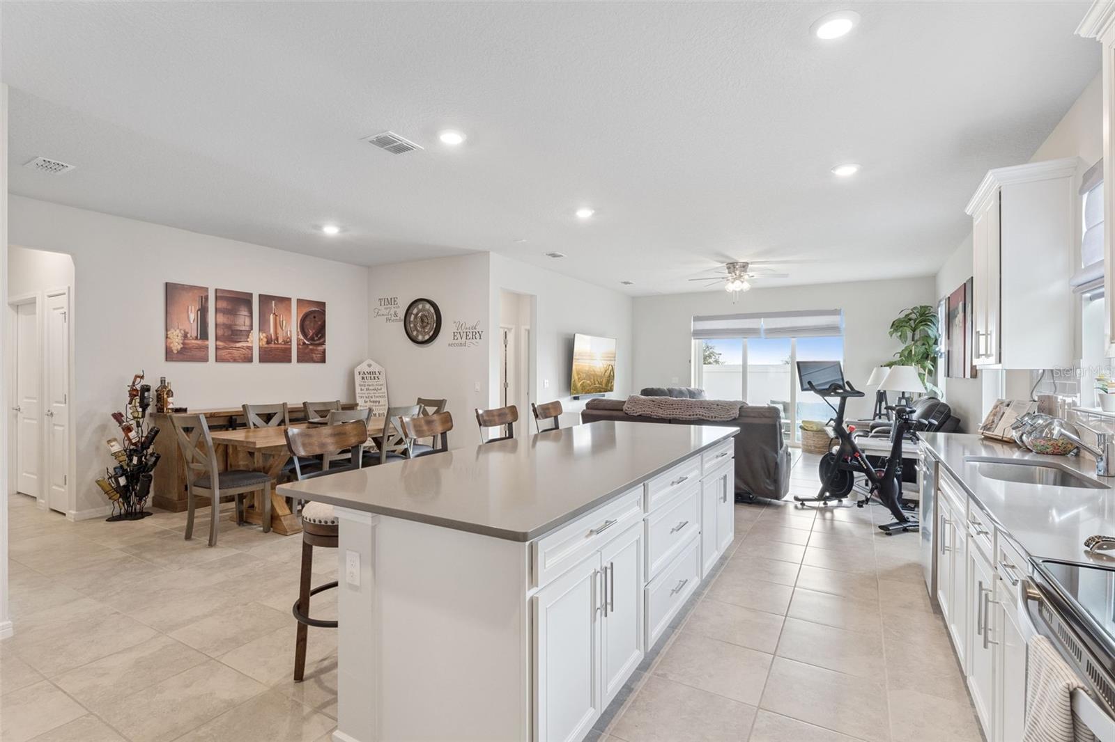 1989 Spg SHOWER Cir KISSIMMEE, FL 34744