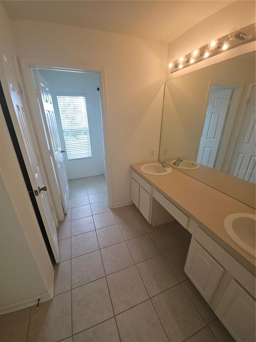 2619 DINVILLE St KISSIMMEE, FL 34747