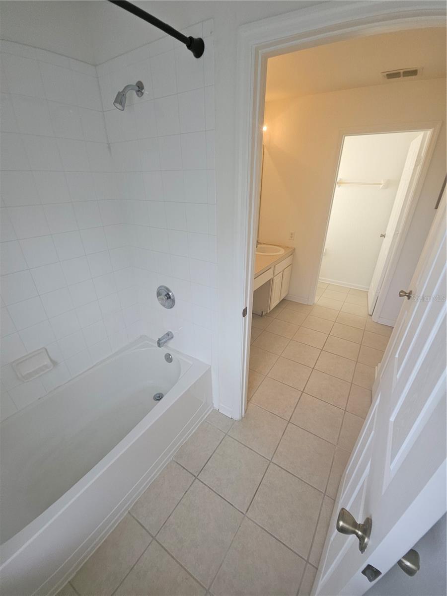 2619 DINVILLE St KISSIMMEE, FL 34747