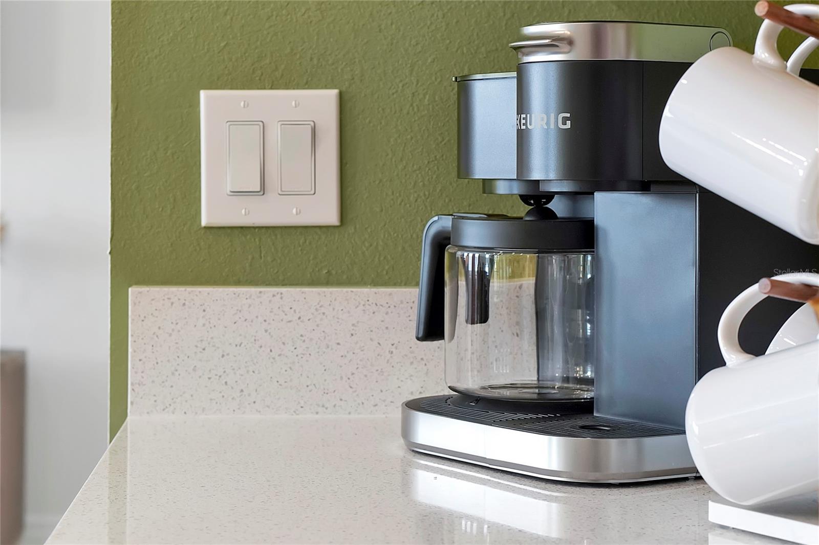 1784 SANIBEL Dr DAVENPORT, FL 33896