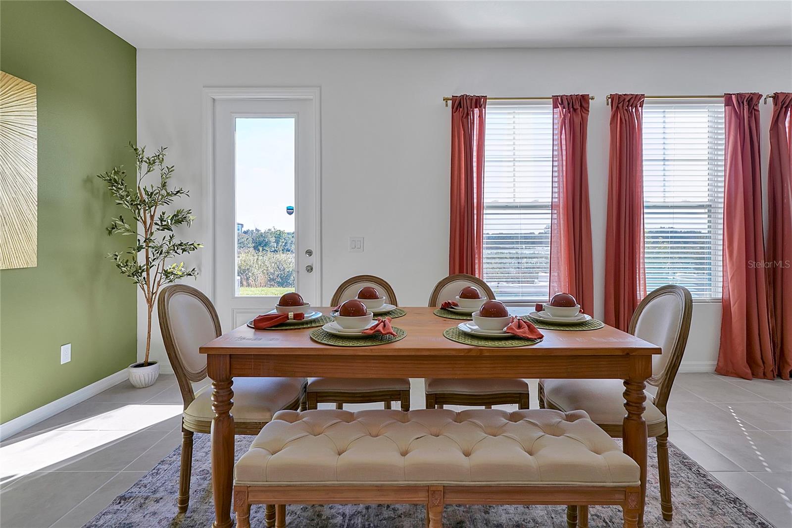 1784 SANIBEL Dr DAVENPORT, FL 33896