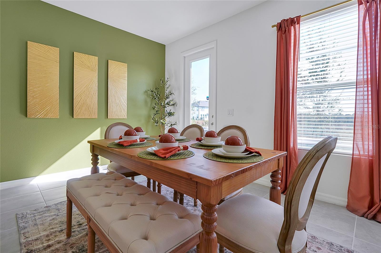 1784 SANIBEL Dr DAVENPORT, FL 33896