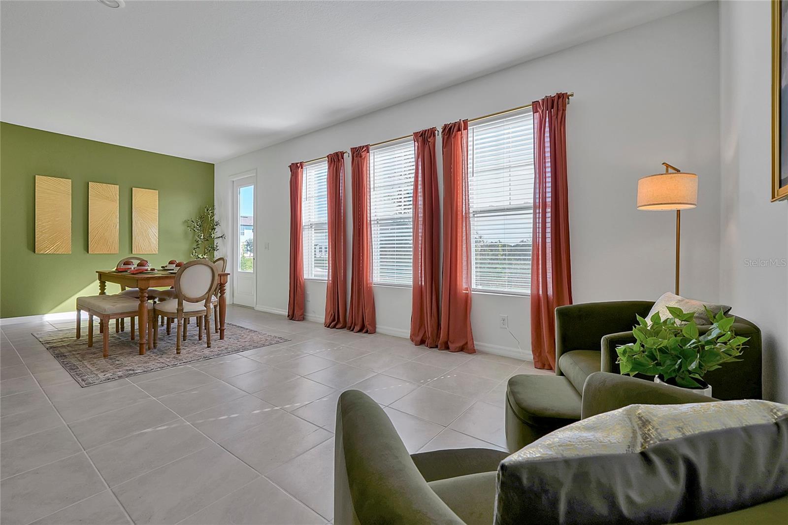 1784 SANIBEL Dr DAVENPORT, FL 33896