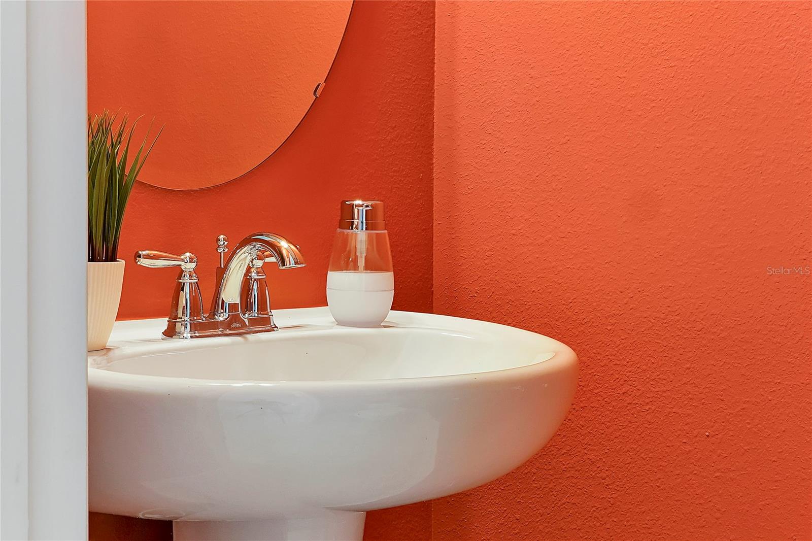 1784 SANIBEL Dr DAVENPORT, FL 33896