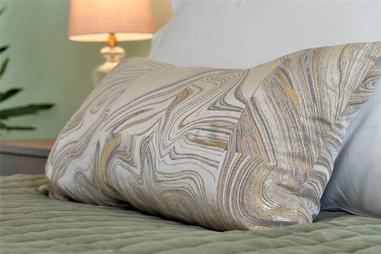 1784 SANIBEL Dr DAVENPORT, FL 33896