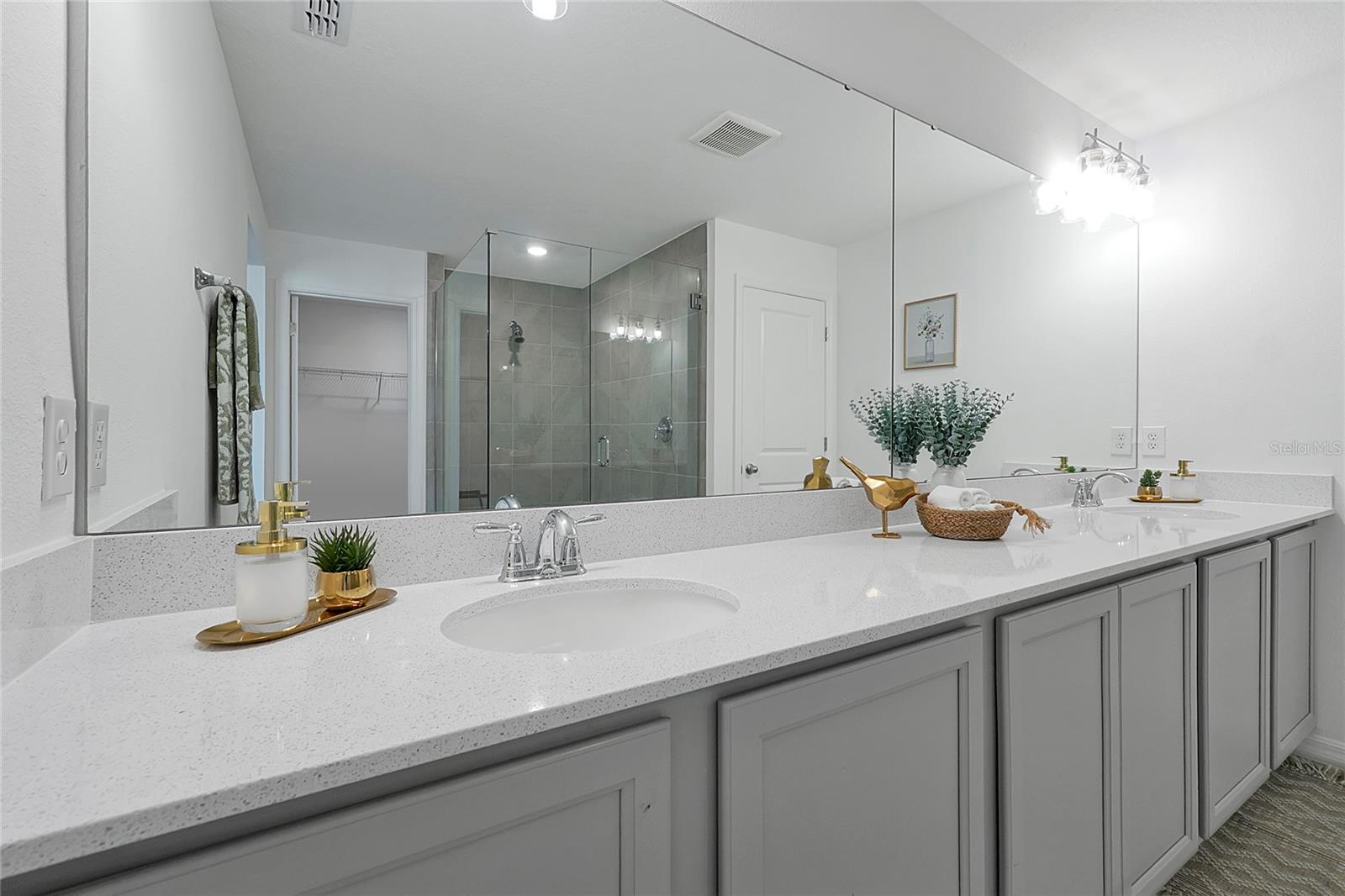 1784 SANIBEL Dr DAVENPORT, FL 33896