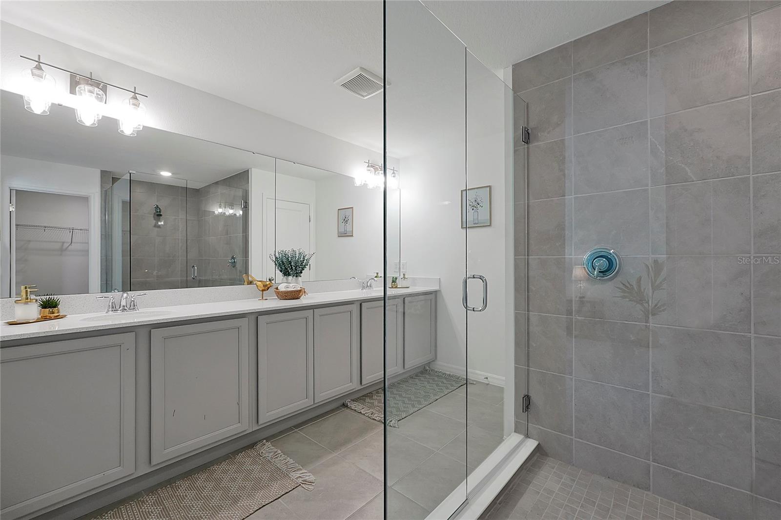 1784 SANIBEL Dr DAVENPORT, FL 33896