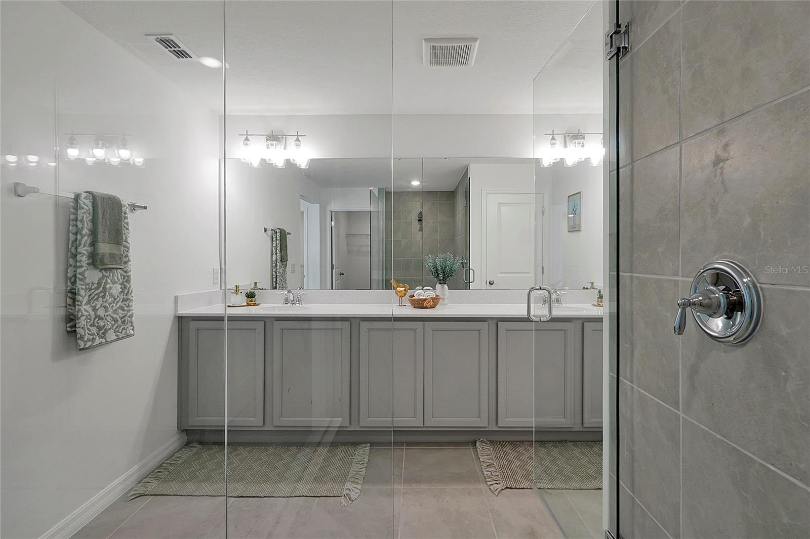 1784 SANIBEL Dr DAVENPORT, FL 33896