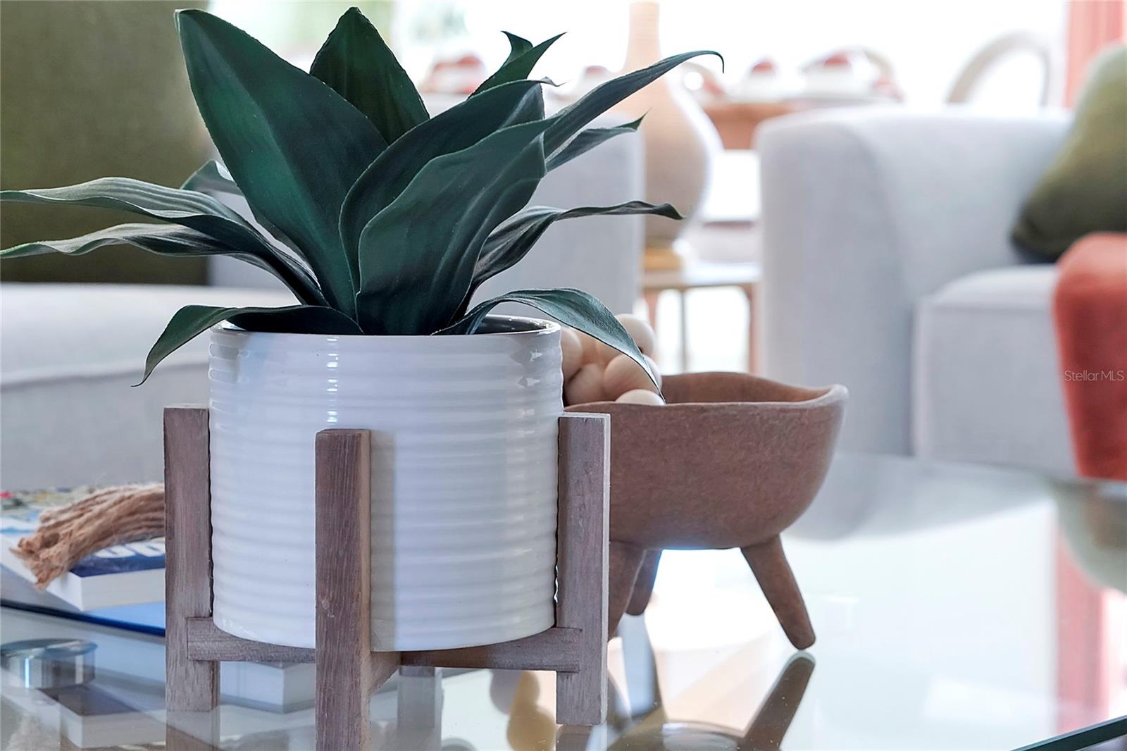 1784 SANIBEL Dr DAVENPORT, FL 33896