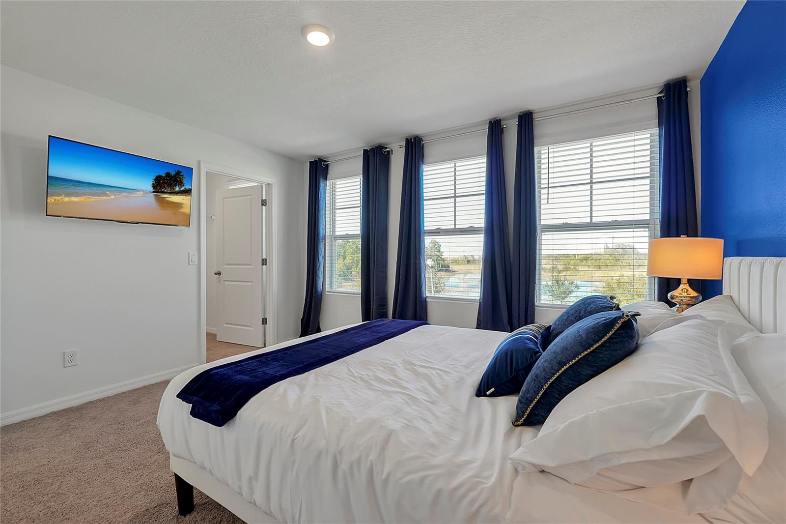 1784 SANIBEL Dr DAVENPORT, FL 33896