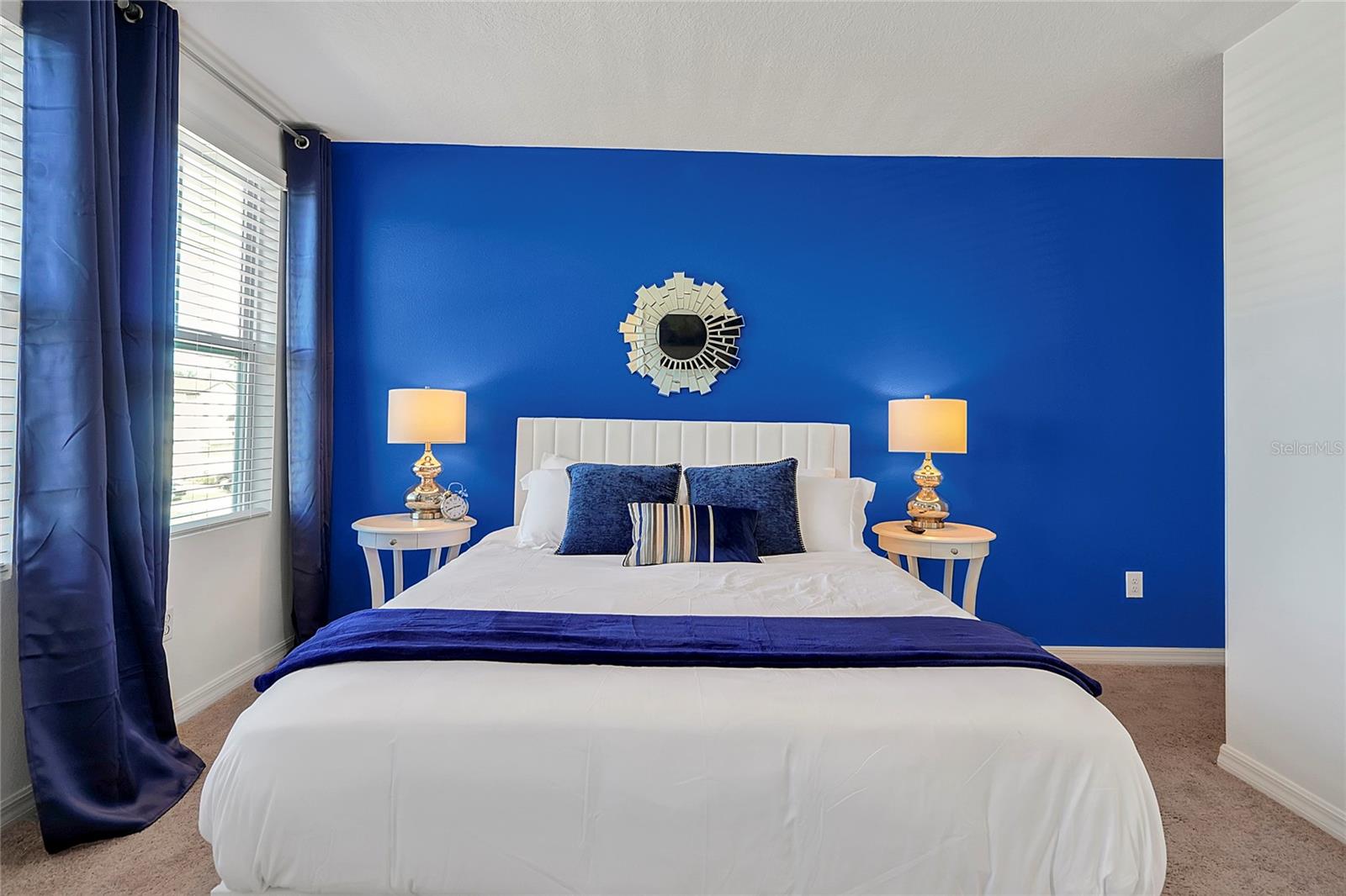 1784 SANIBEL Dr DAVENPORT, FL 33896