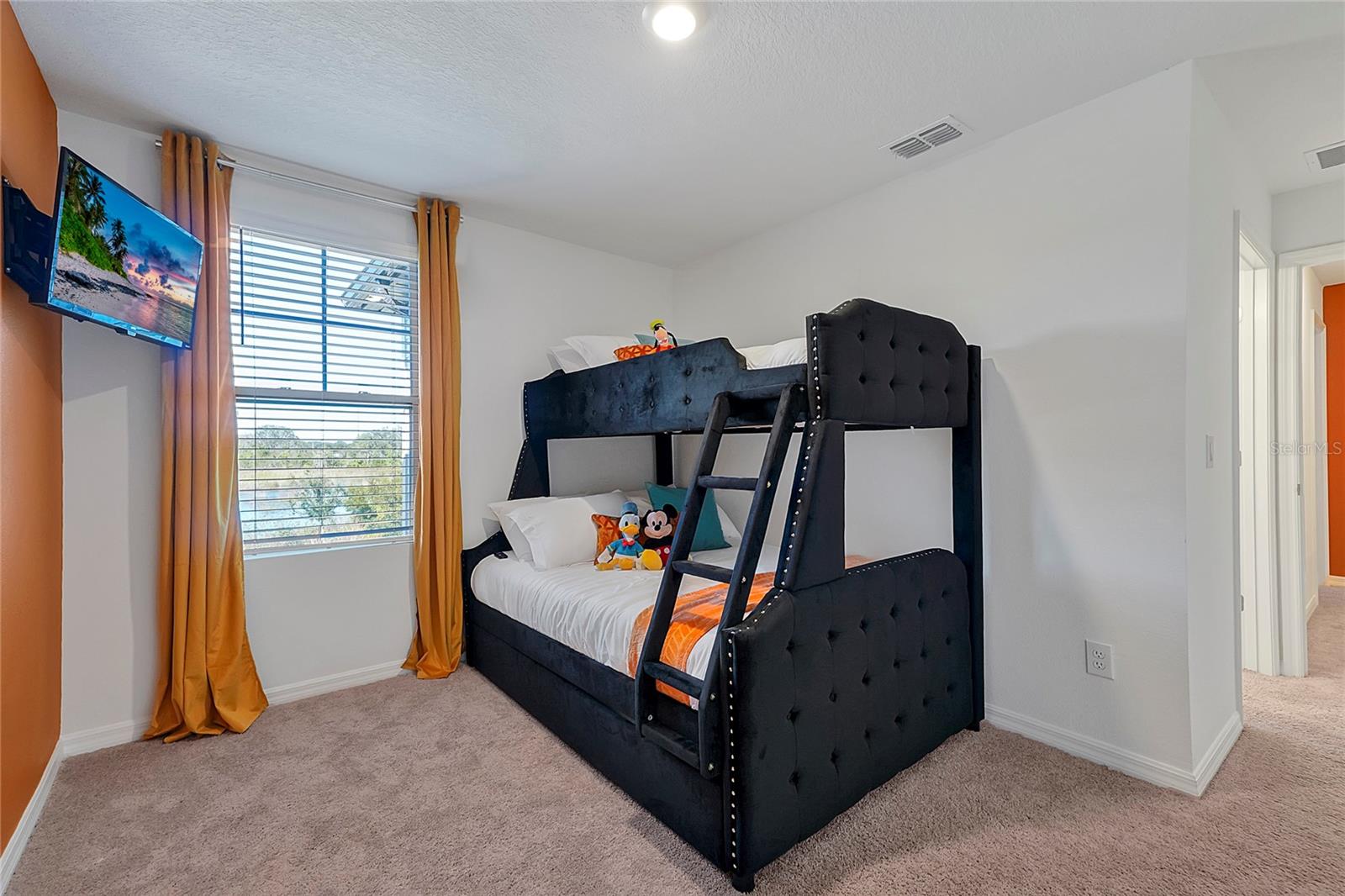 1784 SANIBEL Dr DAVENPORT, FL 33896