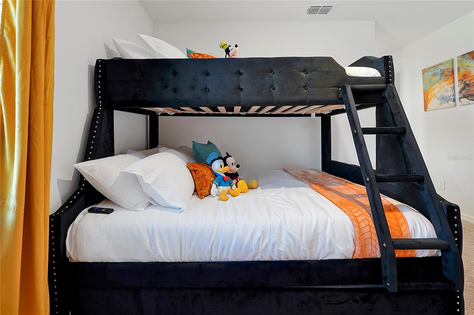 1784 SANIBEL Dr DAVENPORT, FL 33896