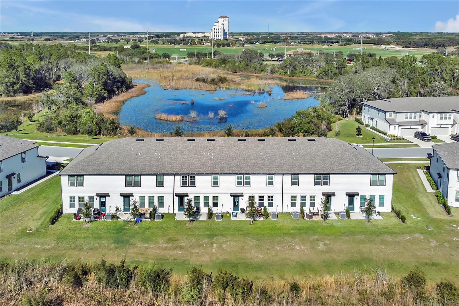 1784 SANIBEL Dr DAVENPORT, FL 33896