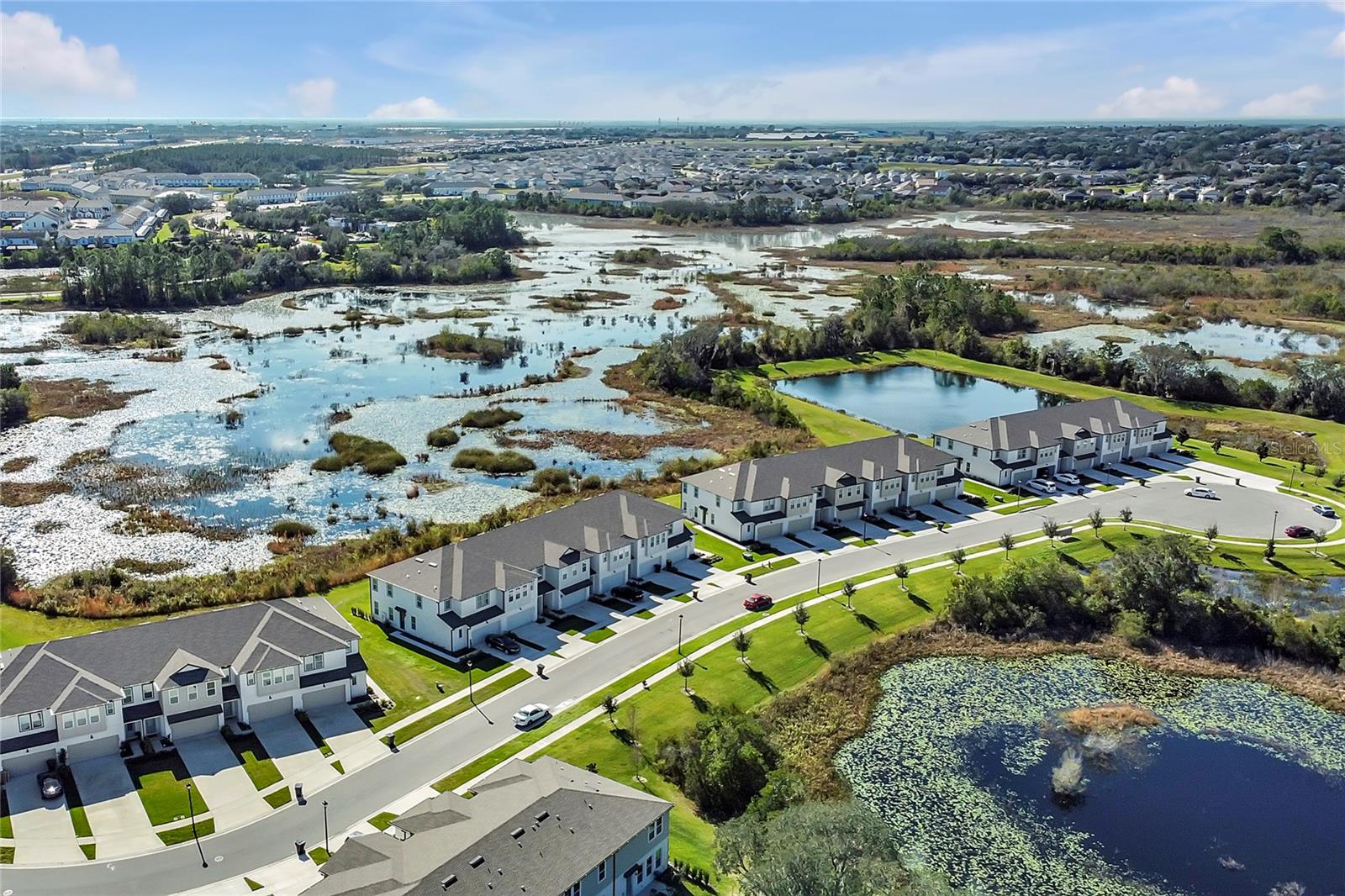 1784 SANIBEL Dr DAVENPORT, FL 33896