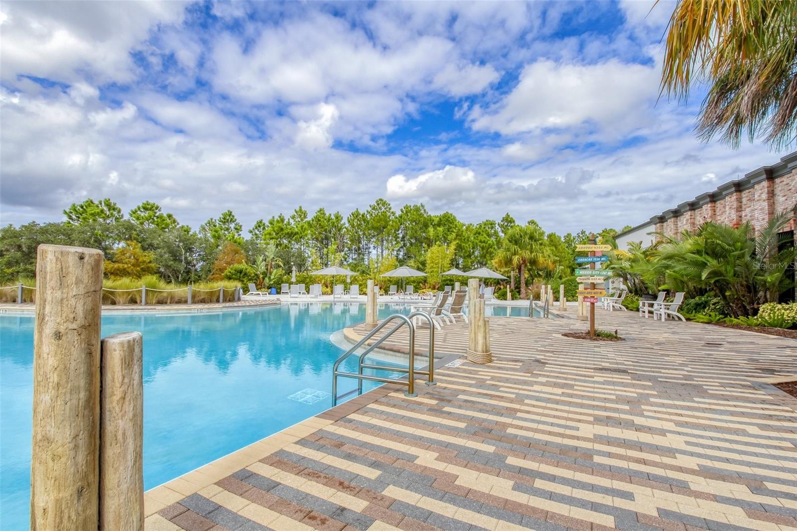 1784 SANIBEL Dr DAVENPORT, FL 33896