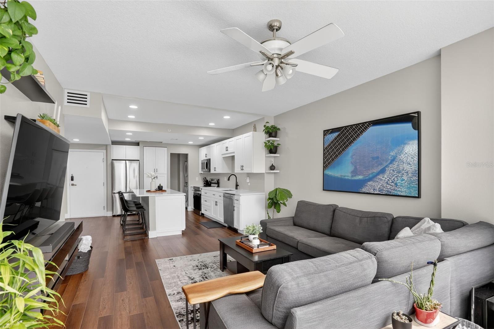 322 E CENTRAL Blvd #1207 ORLANDO, FL 32801