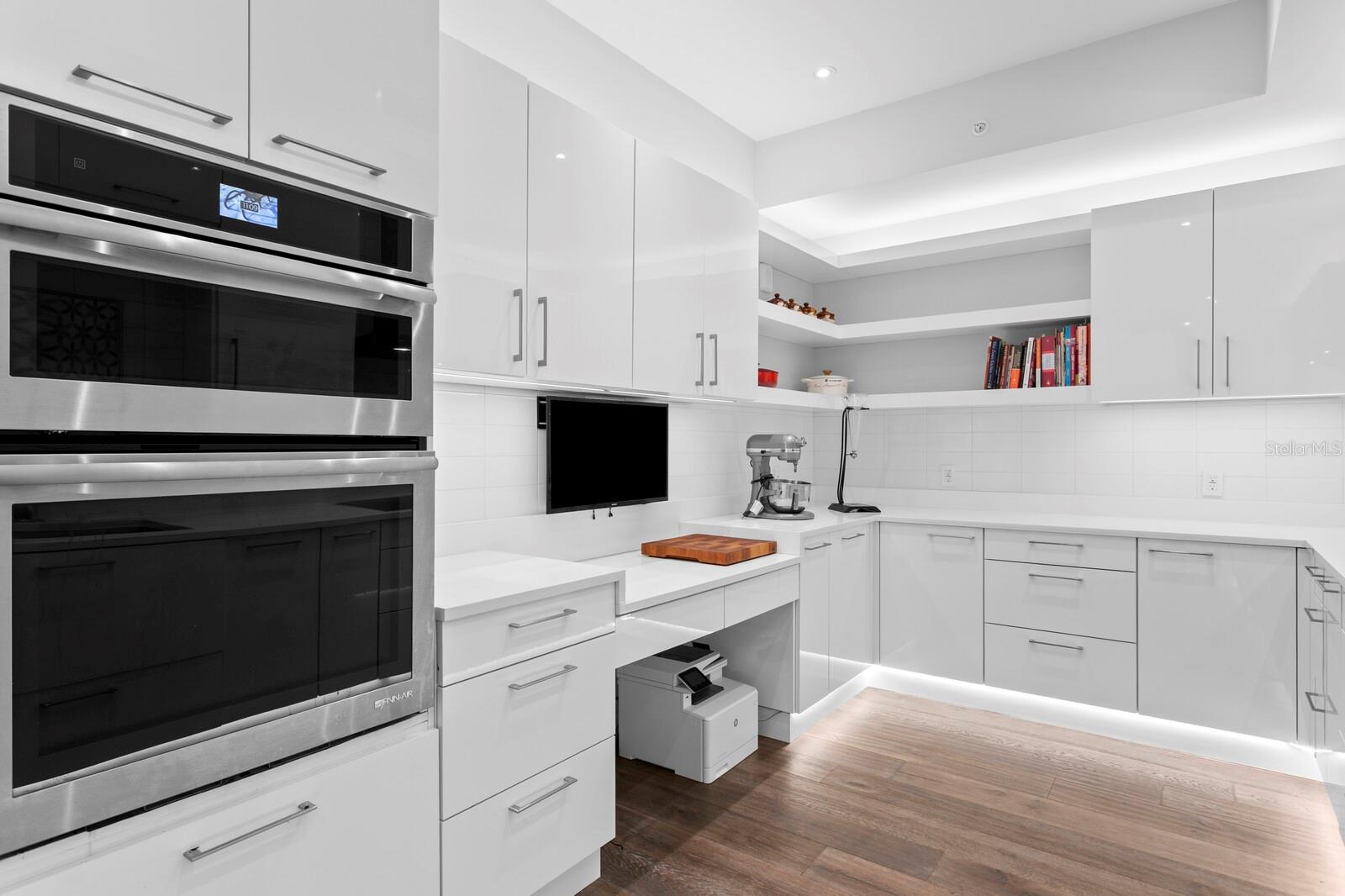 100 1ST Ave #3905 ST PETERSBURG, FL 33701