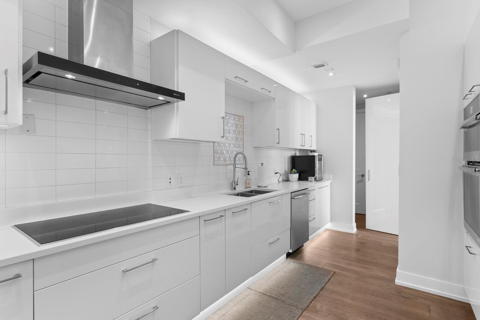 100 1ST Ave #3905 ST PETERSBURG, FL 33701